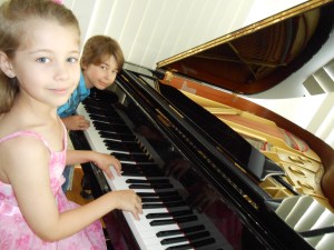 Dylan Carina duet pics 003